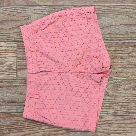 Peach eyelet shorts 3" inseam, 100% cotton, Gap City Short women's size 2 - Picture 1 of 6